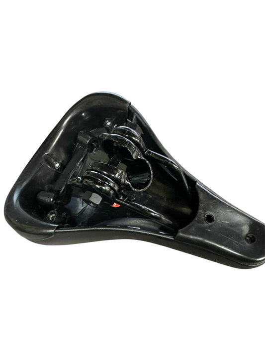 Bottom view of Seat for Thumpstar TSE16 - Connector